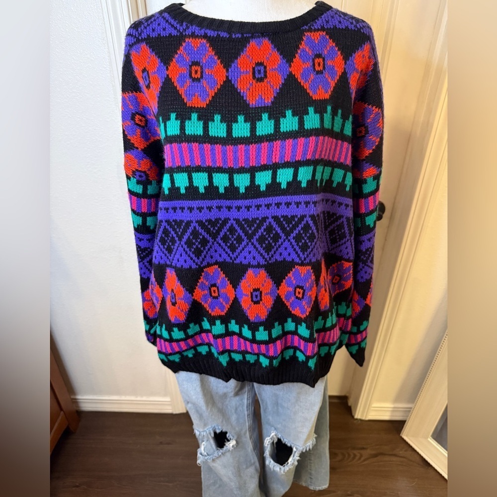 Jordache Multicolor Geometric Sweater Retro - Picture 10 of 13